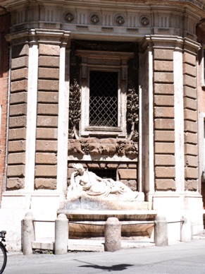 ITALIE - Rome
à ce carrefour 4 fontaines se font face