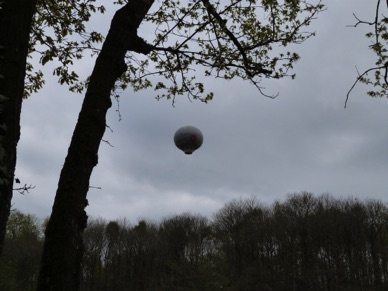 dans le ciel ... une montgolfière