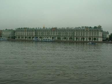 sur les berges de la Neva : l'Ermitage