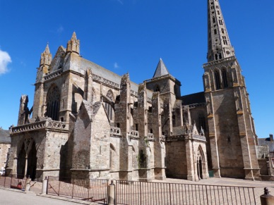 TREGUIER (Côte d'Armor)
Saint Trugdual)