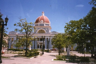 CUBA : Cienfuegos
(2005)