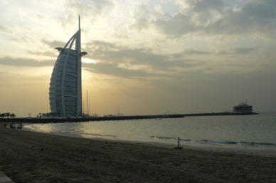 EMIRATS ARABLES UNIS : Dubaï
Burj al Arab au coucher du soleil