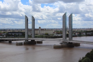 vu depuis la Cité Mondiale du Vin