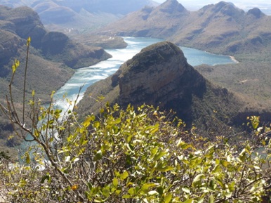 la Blyde River a creusé ce canyon profond de 600 à 800 mètres