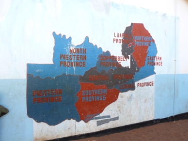 Carte du Pays sur le mur de l'école