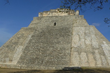 UXMAL : la Pyramide du Devin