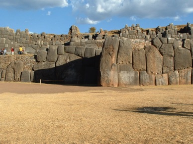 SACSAYHUAMAN : forteresse inca à trois étages