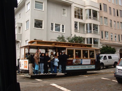 Le cable car est le moyen de transport le plus original de la ville.