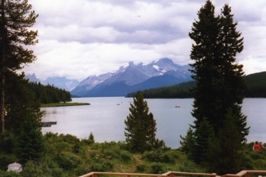 Maligne Lake : long de 22 kms, situé à 1600 m d'altitude