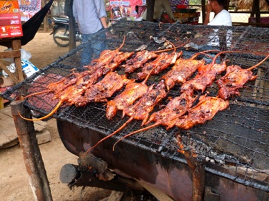 et là …. oui ce sont des …. rats grillés !!!!