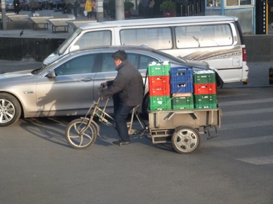 encore des chargements impressionnants sur les deux roues !