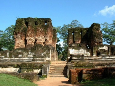 POLONNARUWA, ancienne capitale fondée au XIIème siècle