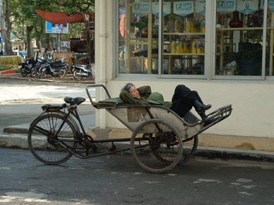 heure de la sieste … en plein carrefour !