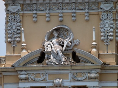 un détail de la façade