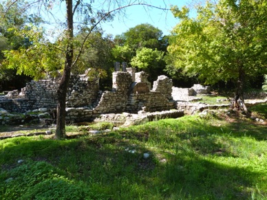 La nature et l'archéologie sont rassemblées sur ce site.