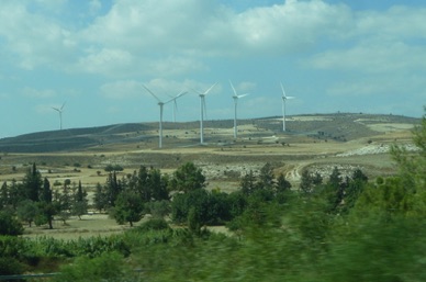 mais aussi des champs d'éoliennes ...