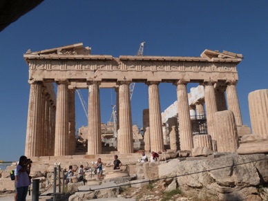 le Parthénon, temple de style dorique, fut érigé sous Périclès