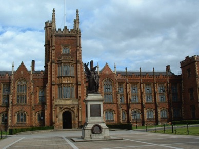 BELFAST : 
Queen's University