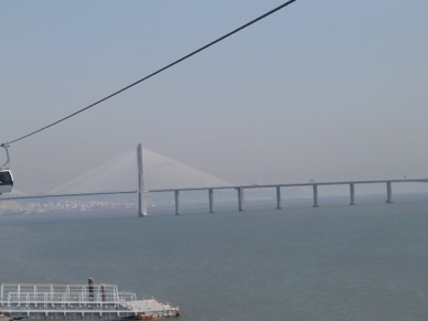 pont Vasco de Gama long de 13 kms pouvant résister aux tremblements de terre