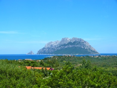 Iles de TAVOLARA haute de 560 m 
et de MOLARA