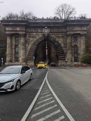 Le funiculaire Siklo qui a f&ecirc;t&eacute; ses 150 ans en 2020 nous a permis de monter rapidement au sommet