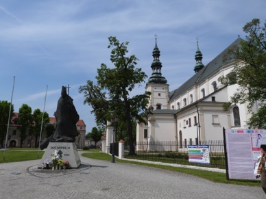 LOWICZ
sa cathédrale