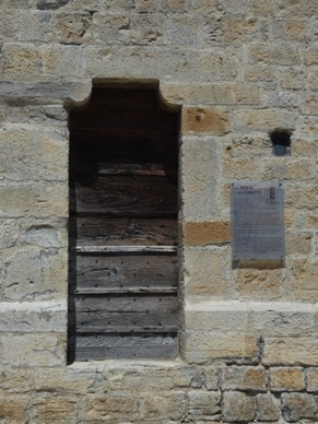 la Porte des Cagots, ces personnes rejet&eacute;es par la population