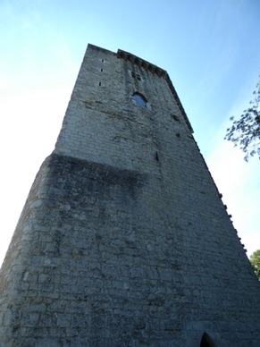 elle mesure encore 33m de hauteur