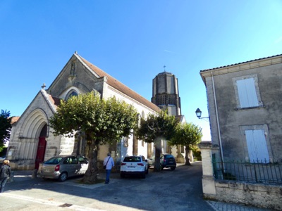 clocher ch&acirc;teau d'eau de l'&eacute;glise St Barth&eacute;l&eacute;my