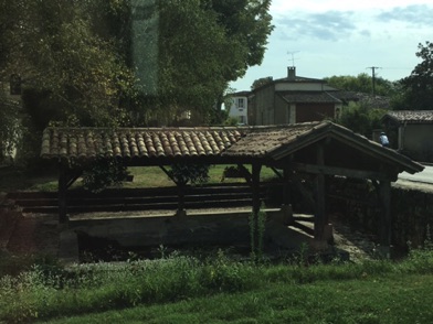 SAUTERNES
 le lavoir