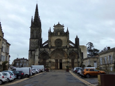 BAZAS
Cathédrale St Jean Baptiste datant du XIIIeme siècle, étape du Chemin de Compostelle partant de Vézelay