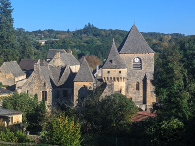 SAINT GENI&Egrave;S avec ses toits de lauze