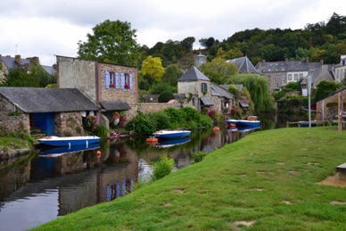 PONTRIEUX : 
la ville aux 53 lavoirs