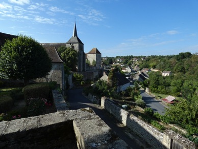 perch&eacute;e sur un &eacute;peron rocheux