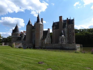 LASSAY SUR CROISNE
Château du Moulin où fut tourné "Thierry la Fronde"