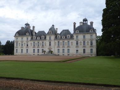 CHEVERNY
le château a servi de modèle à Hergé pour créer le château du Capitaine Haddock