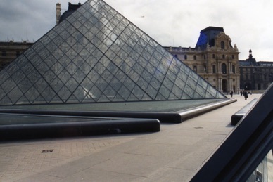 Pyramide du Louvre