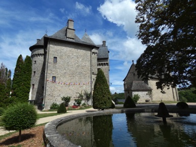 SAINTE FORTUNADE, village qui doit son nom à l'arrivée des reliques de Ste Fortunade en 894