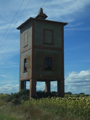 de nombreux pigeonniers dans la région ...