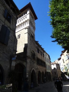 l'ancien Hôtel de Ville datant du 11eme siècle