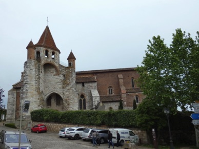 AUVILLAR
Eglise du XIIe, agrandie au XIVe