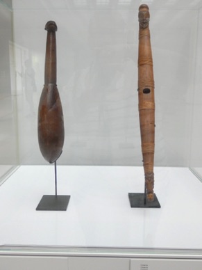 Massue et flûte de la culture maori