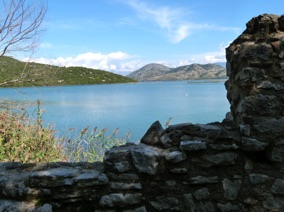 Très joli point de vue sur le Lac de Butrint Très joli point de vue sur le Lac de Butrint