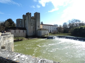 BARBASTE
Moulin des Tours fortifi&eacute; du XIIIe