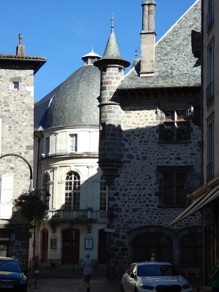 Tour de guet de 5 &eacute;tages datant du XVeme si&egrave;cle