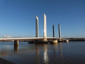 rebaptis&eacute; Pont Jacques Chaban Delmas, inaugur&eacute; le 17 mars 2013