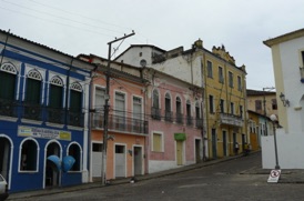 les maisons coloniales color&eacute;es