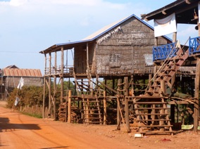 les maisons y sont sur pilotis