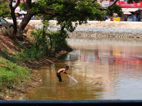 un jeune p&ecirc;cheur