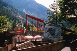 Hell's Gate Airtram : t&eacute;l&eacute;ph&eacute;rique qui nous descend 152m plus bas